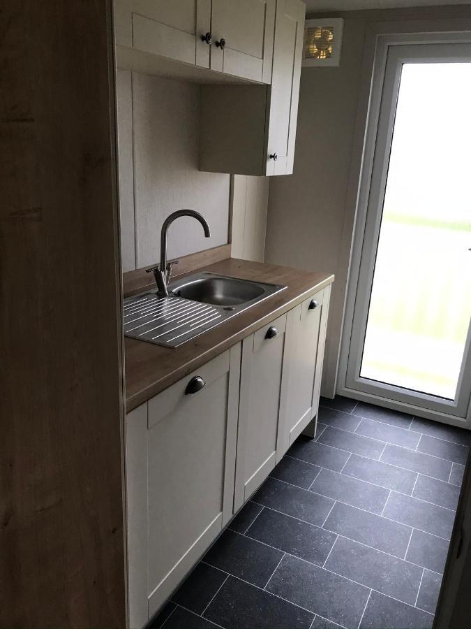 8 Birth Lodge On Cayton Bay Holiday Park Scarborough Extérieur photo